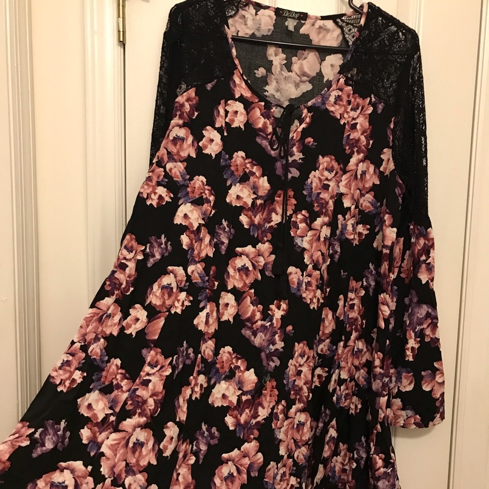 Bebop Short Black Flower Dress Size 1X (16-18)